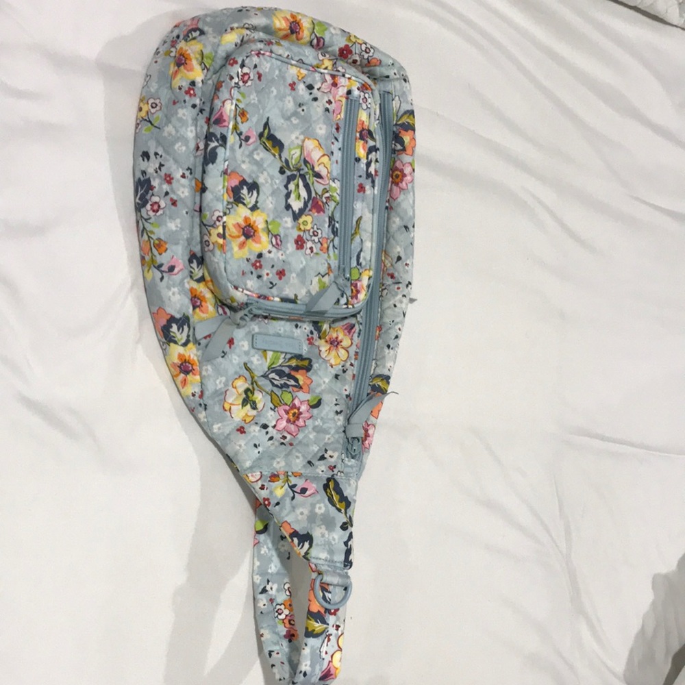 Vera Bradley Sling Backpack Medium — Floating Garden Pattern